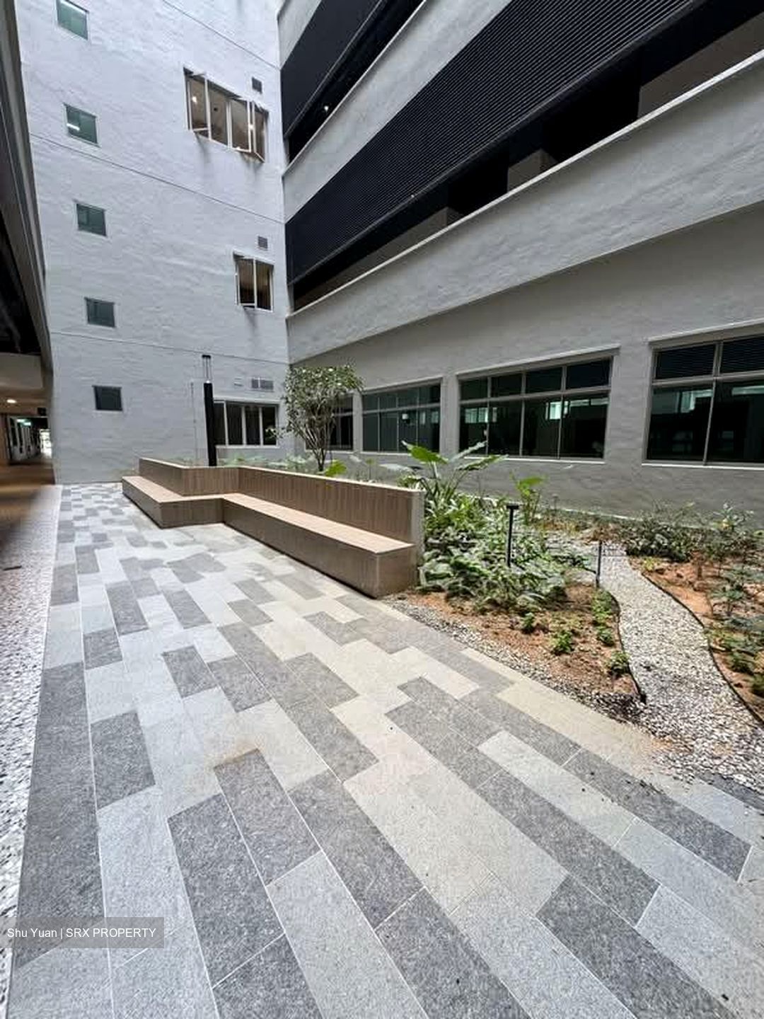 Ayer Rajah Crescent (D5), Factory #581725871